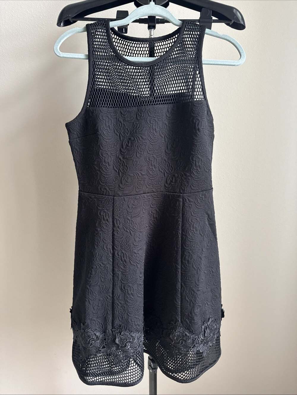Express Black Rose Floral A-Line Fishnet Mesh Sleeveless Embossed Dress 8 NEW